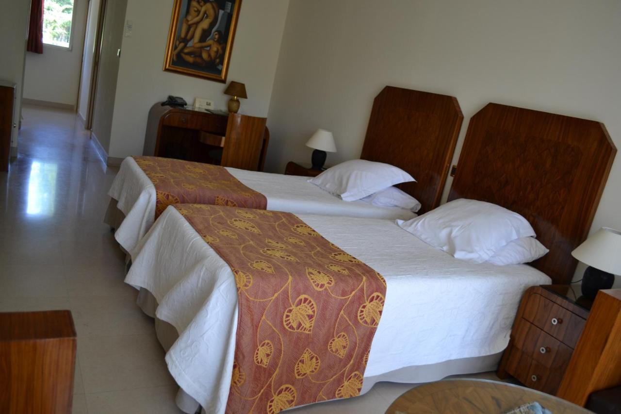 Logis L'Auberge - Maison Glenn Anna Saint Anne-dʼAuray Rum bild